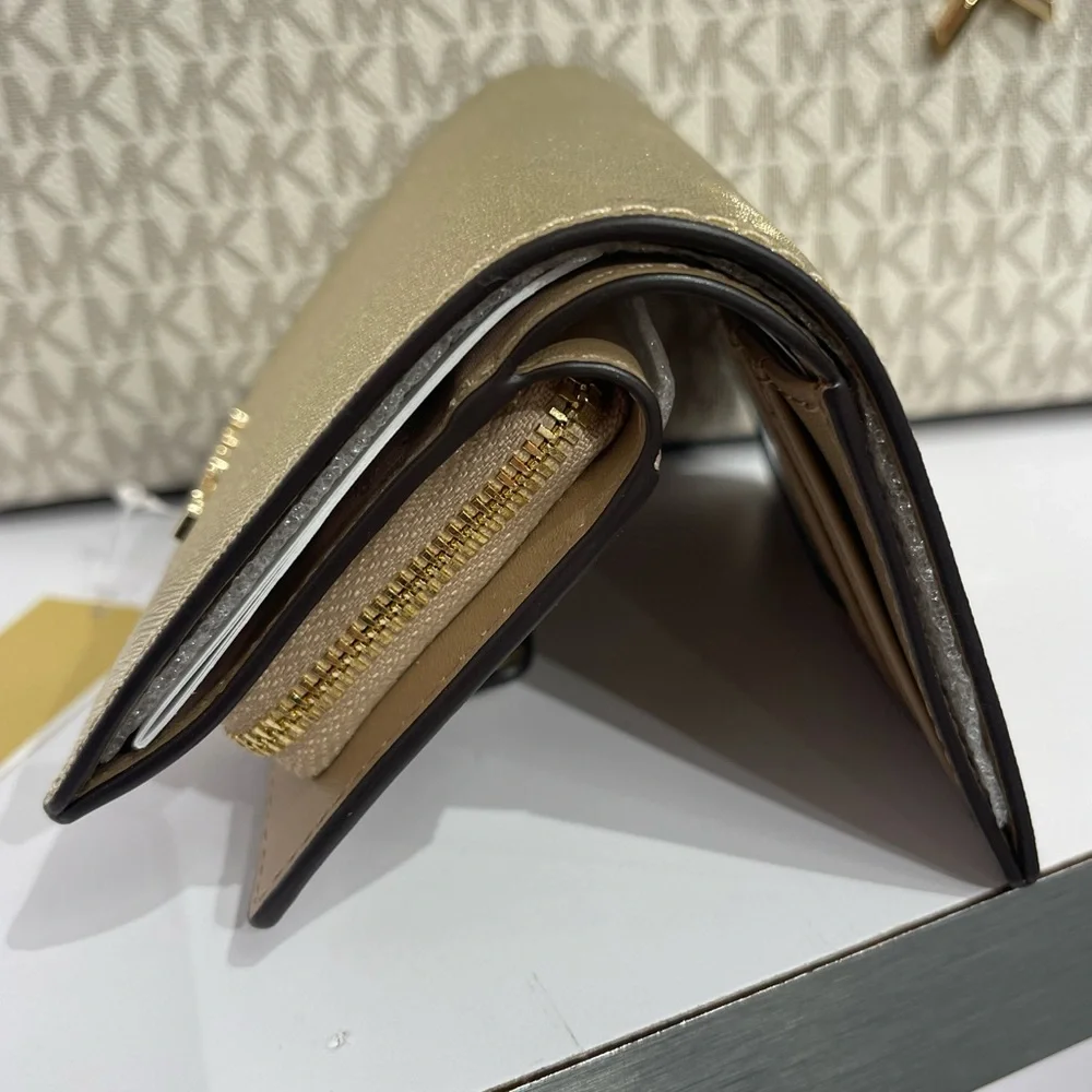 MICHAEL KORS Jet Set Md Zip CN Metallic Saffiano Leather BiFold Wallet Pale Gold